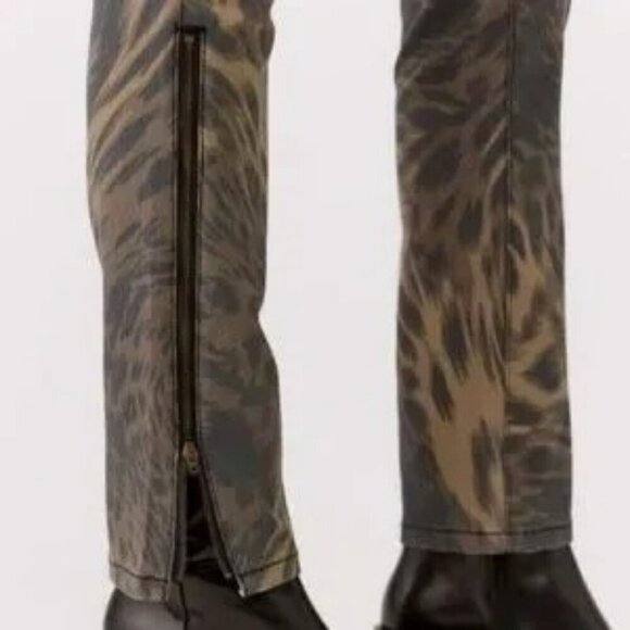 Urban Outfitters BDG High Rise Skinny Pants Leopard Print Zip Hem Women 26 NWT - Picture 3 of 16